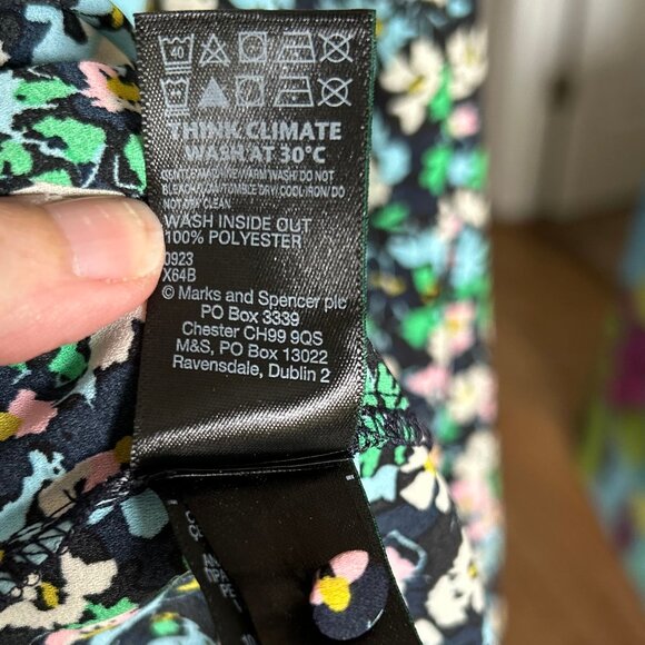 NWT Marks & Spencer Navy Floral V-Neck Button Detail Long Sleeved Blouse Size 16 - Picture 9 of 10